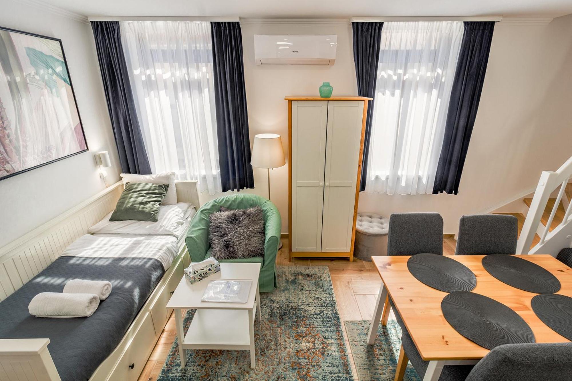 Monbuhim Twin Veszprém Exterior foto